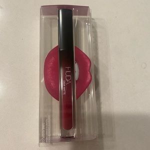 Huda Beauty Lipstick
